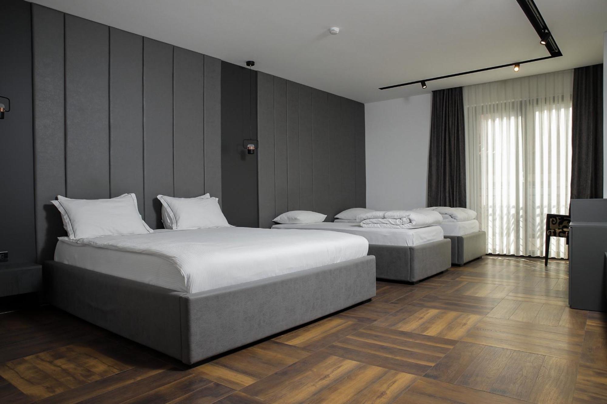 Triumf Hotel Prizren Exterior foto
